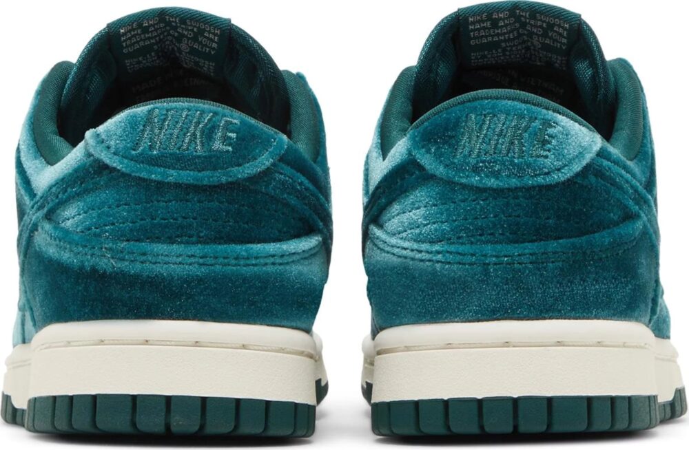 Nike Dunk Low Green Velvet Wmns