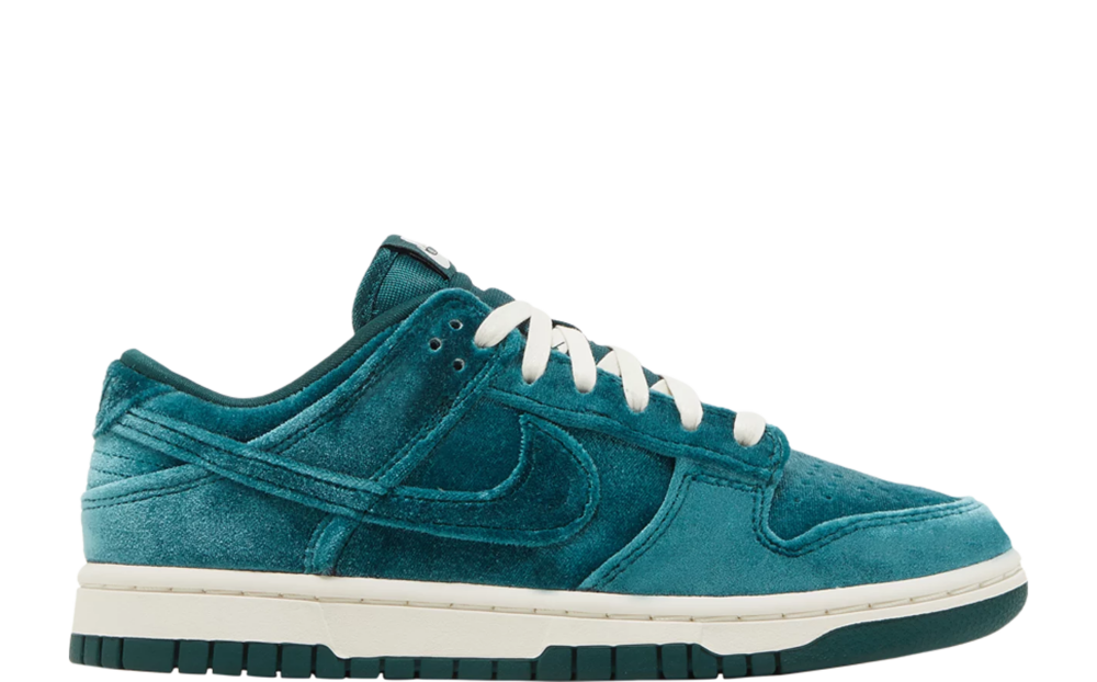 Nike Dunk Low Green Velvet Wmns