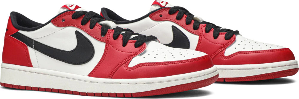 Air Jordan 1 Retro Low OG Chicago