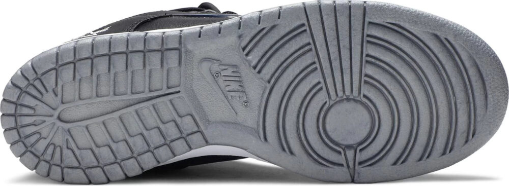 Supreme x Nike Dunk SB Low QS Metallic Silver