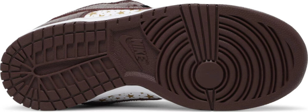 Supreme x Nike Dunk Low OG SB QS Barkroot Brown